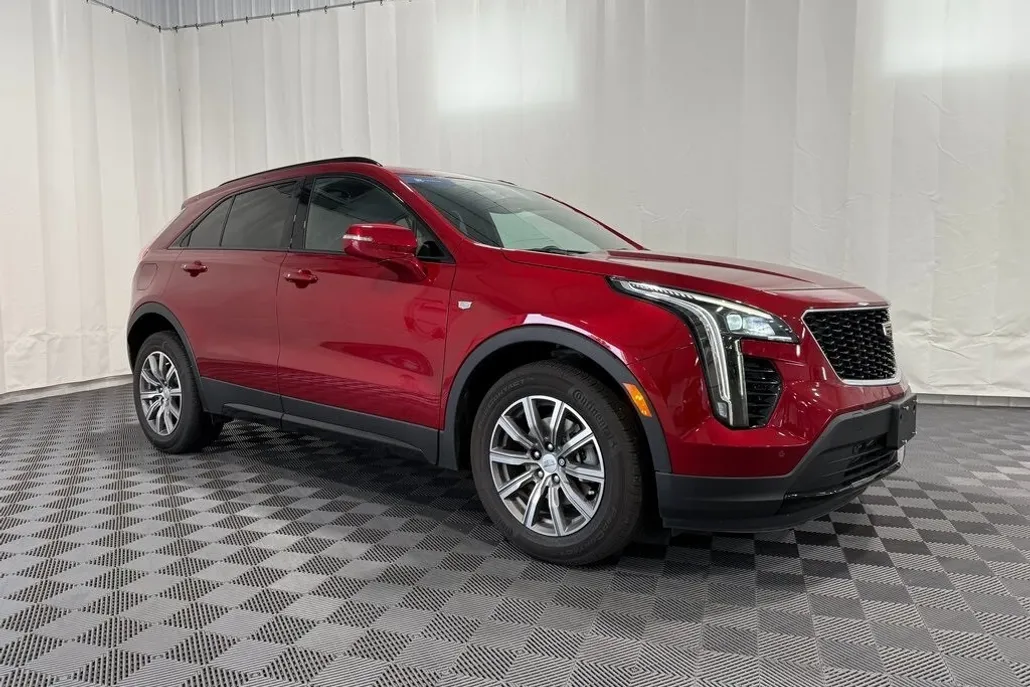 2023 Cadillac XT4 Sport photo 1
