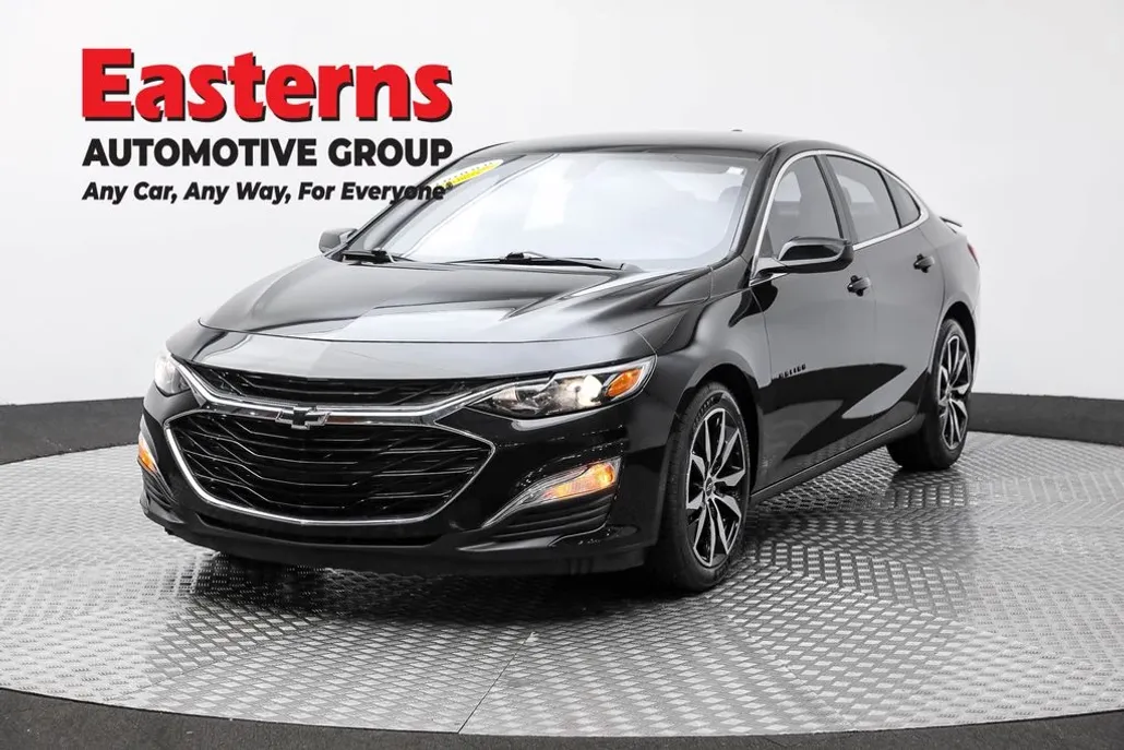 2022 Chevrolet Malibu RS photo 1