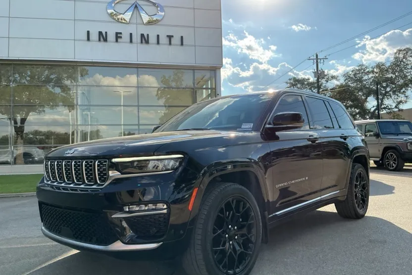 2024 Jeep Grand Cherokee Summit photo 1