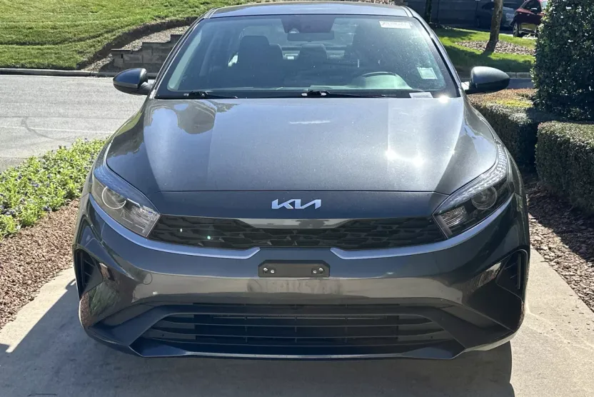 2024 Kia Forte LXS photo 1