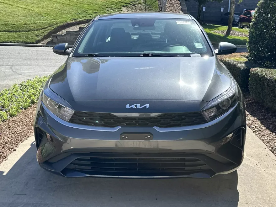 2024 Kia Forte LXS photo 1