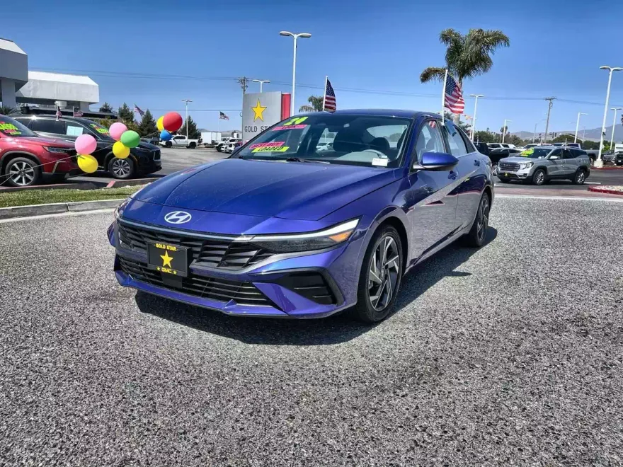 2024 Hyundai Elantra SEL Convenience photo 1