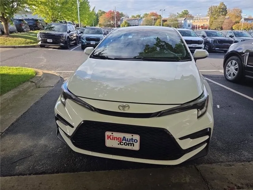 2023 Toyota Corolla SE photo 1