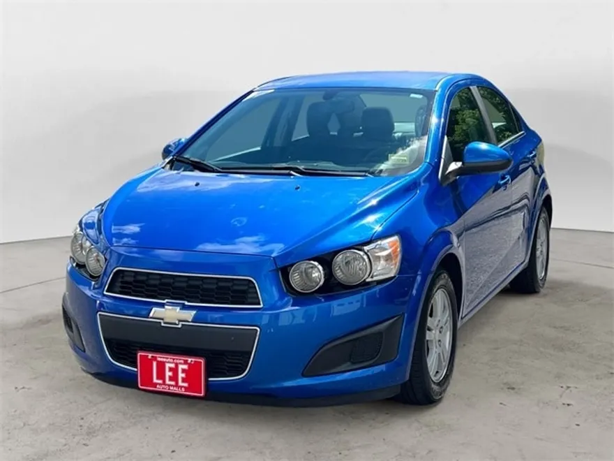 2016 Chevrolet Sonic LT photo 1