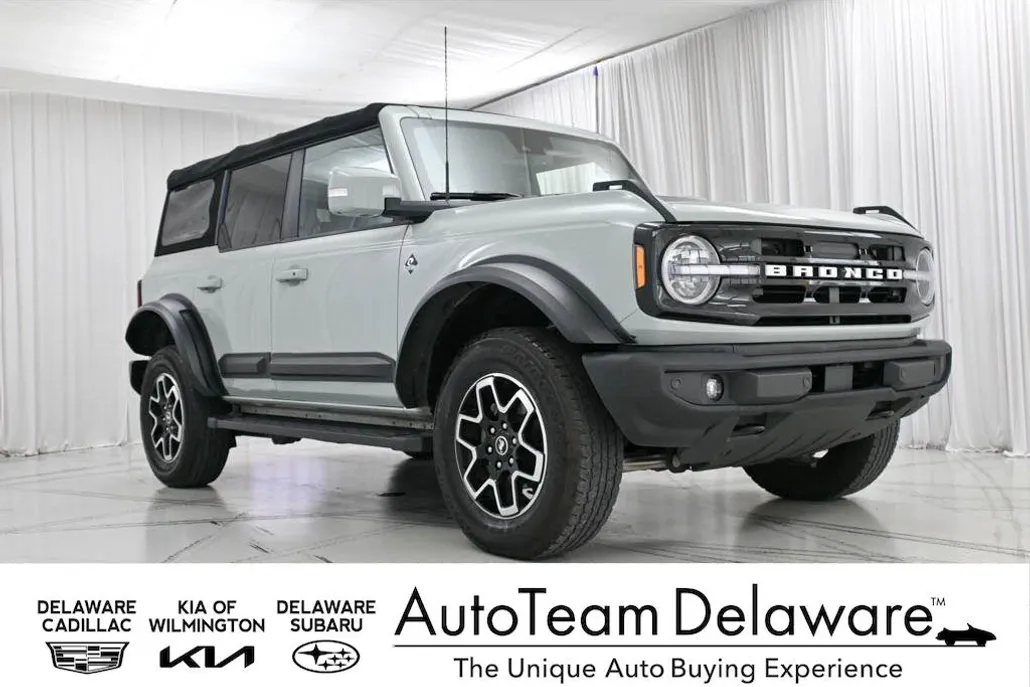 2022 Ford Bronco Outer Banks photo 1