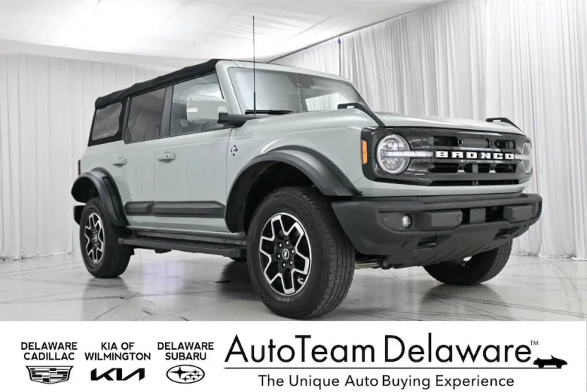 2022 Ford Bronco Outer Banks photo 1