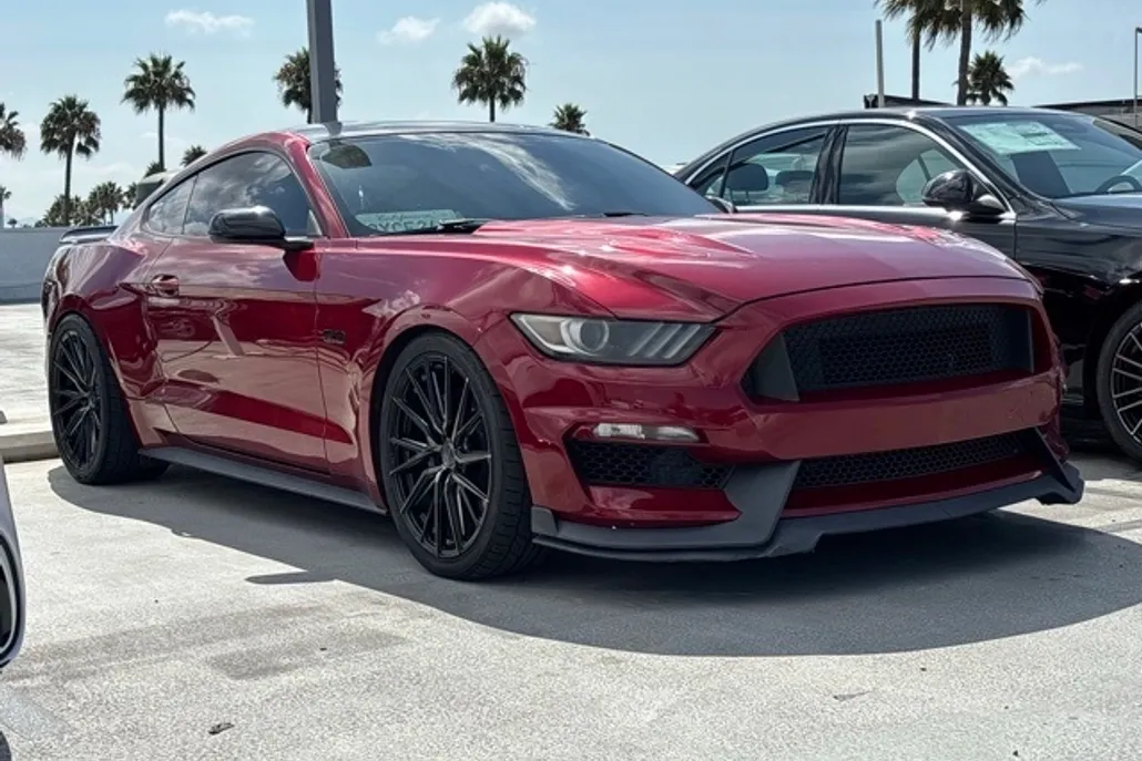 2015 Ford Mustang GT photo 1