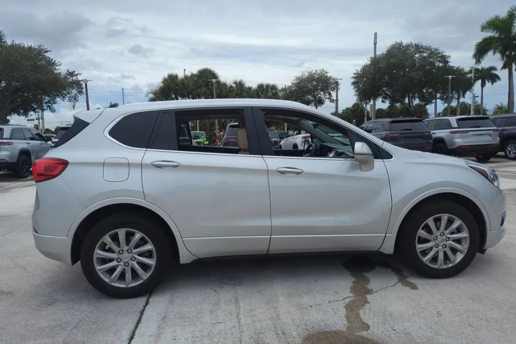 2019 Buick Envision Essence photo 1