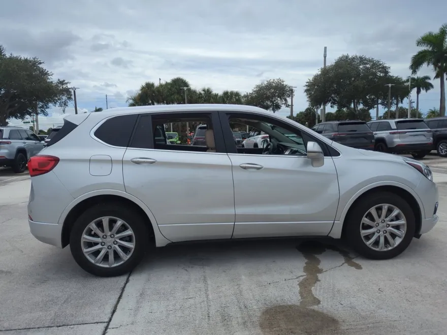 2019 Buick Envision Essence photo 1