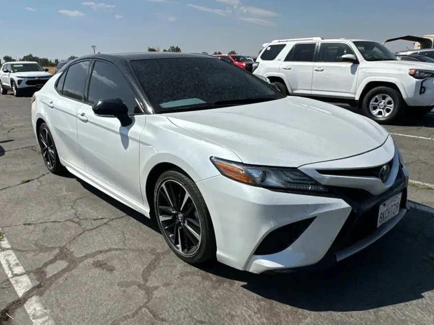 2019 Toyota Camry XSE photo 1
