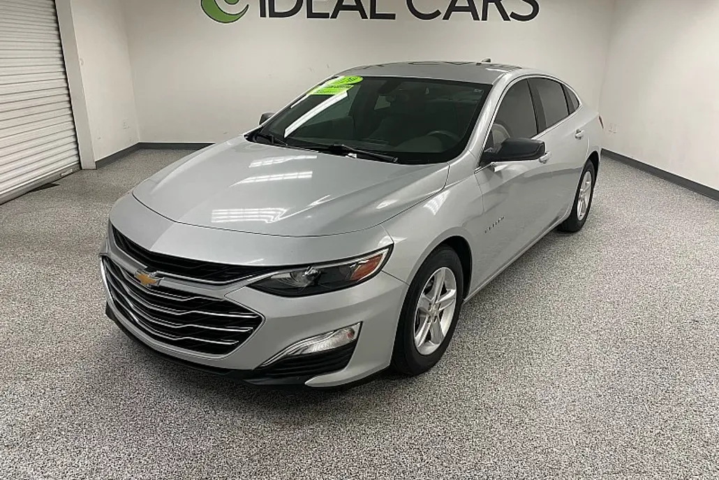 2020 Chevrolet Malibu LS photo 1
