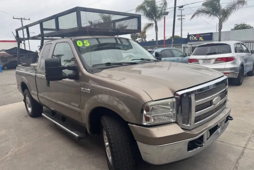2005 Ford F-250 Lariat photo 1