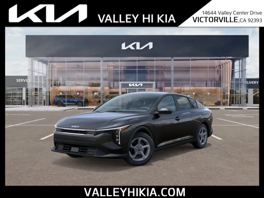 2025 Kia K4 LXS photo 1