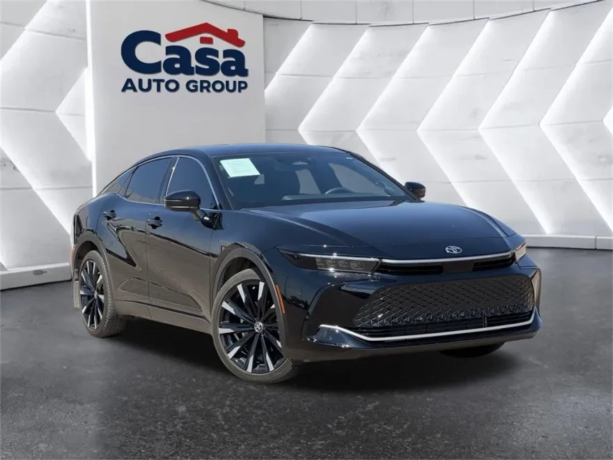 2023 Toyota Crown Platinum photo 1