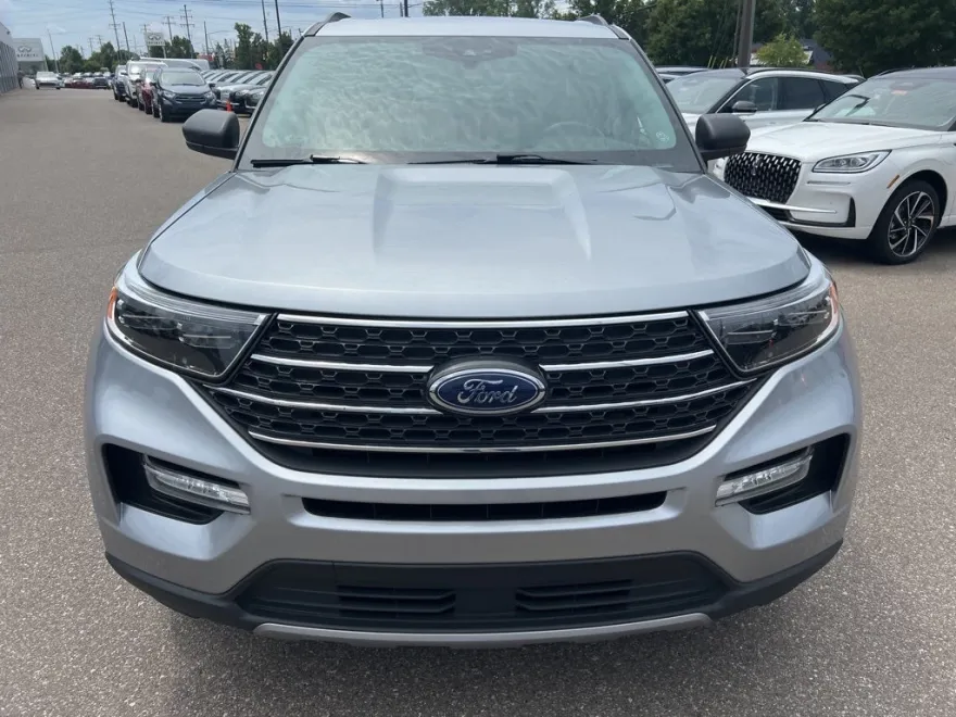 2022 Ford Explorer XLT photo 1