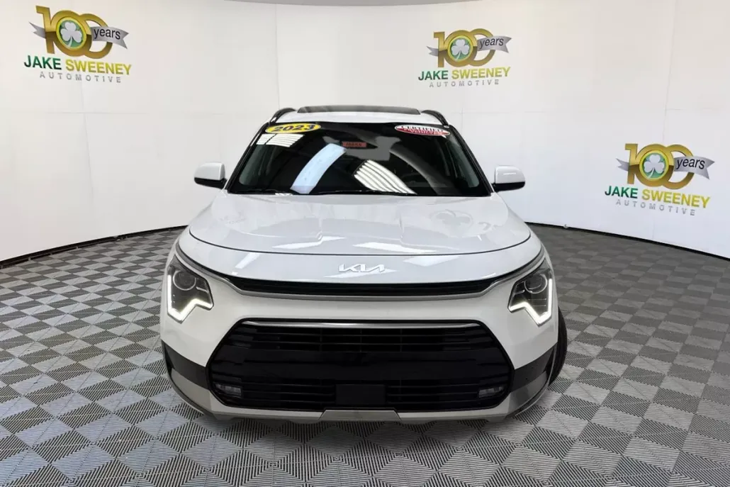 2023 Kia Niro EX Touring photo 1
