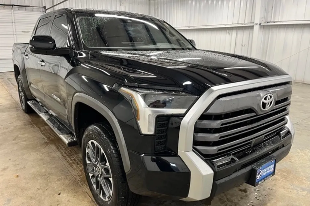 2022 Toyota Tundra Limited photo 1