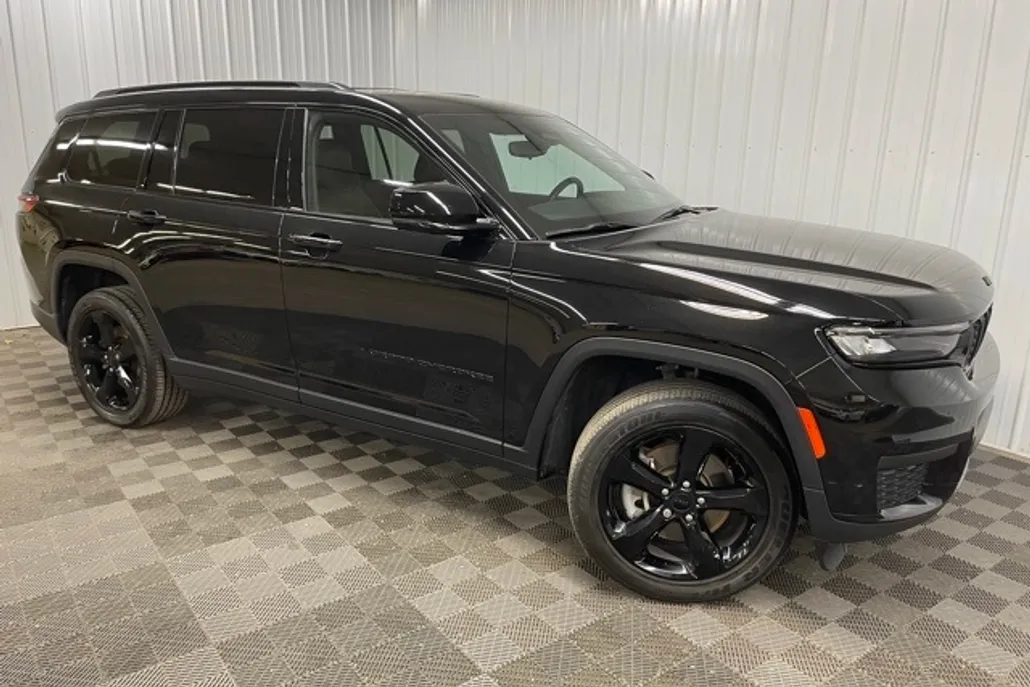 2022 Jeep Grand Cherokee Altitude photo 1