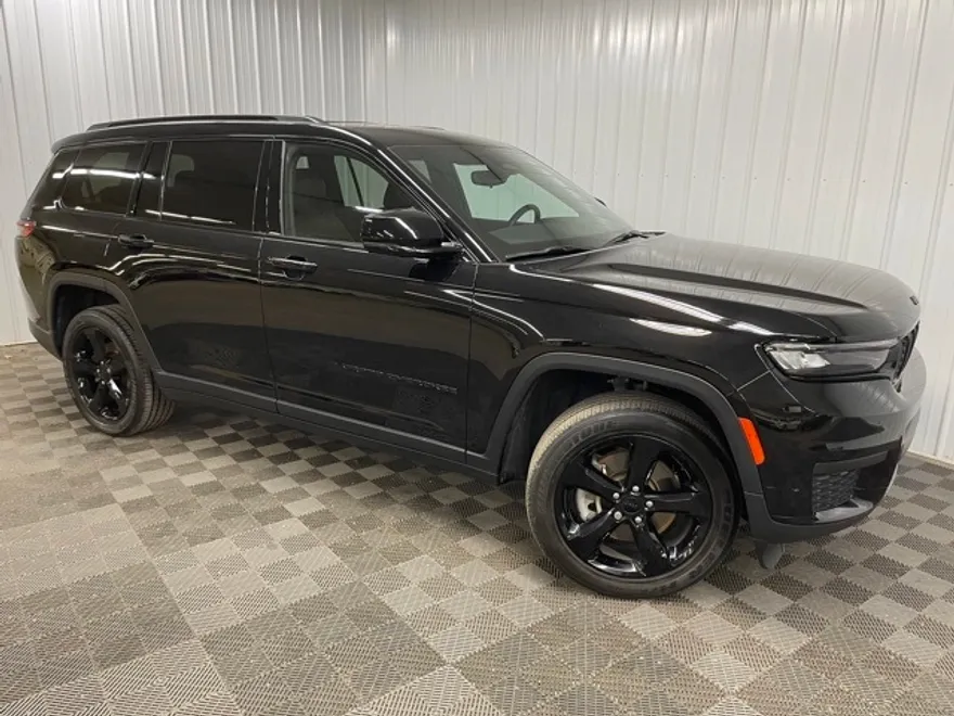 2022 Jeep Grand Cherokee Altitude photo 1
