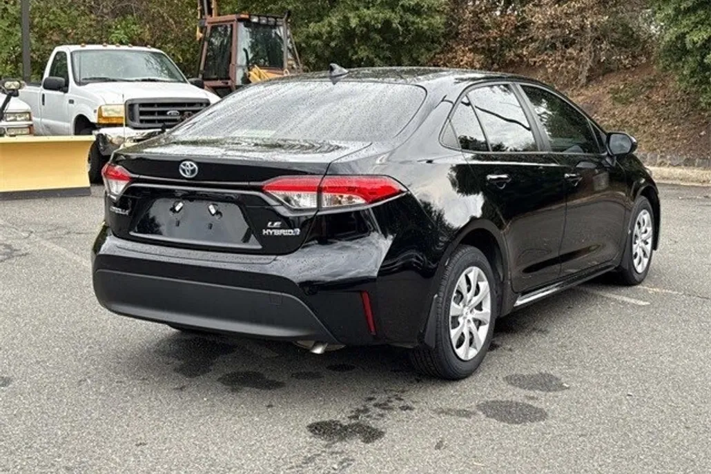 2024 Toyota Corolla Hybrid LE photo 1