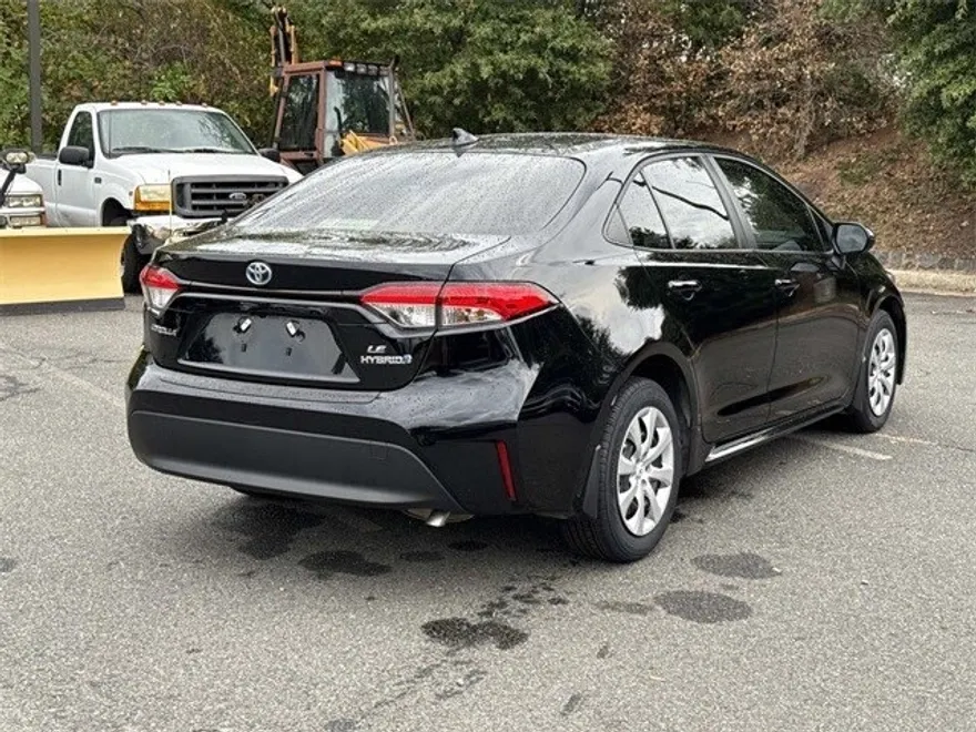 2024 Toyota Corolla Hybrid LE photo 1