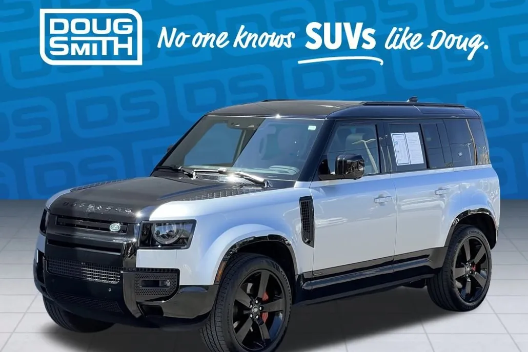 2024 Land Rover Defender 110 photo 1