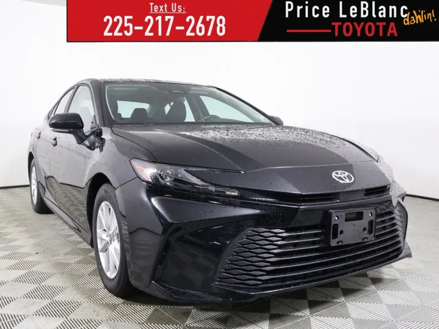 2025 Toyota Camry LE photo 1
