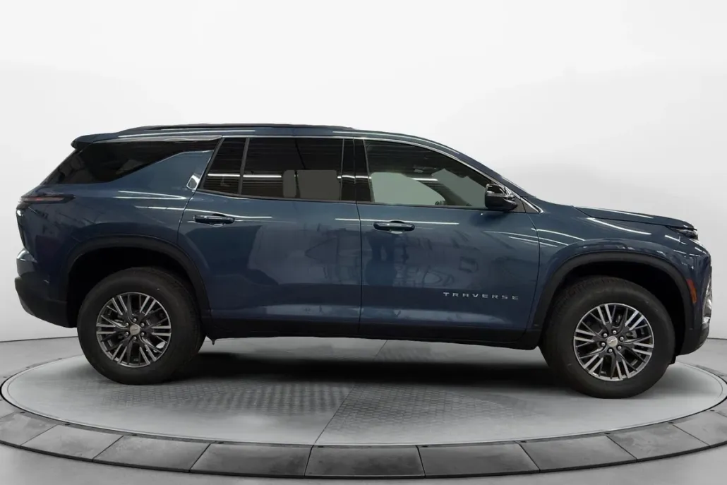 2026 Chevrolet Traverse L photo 1