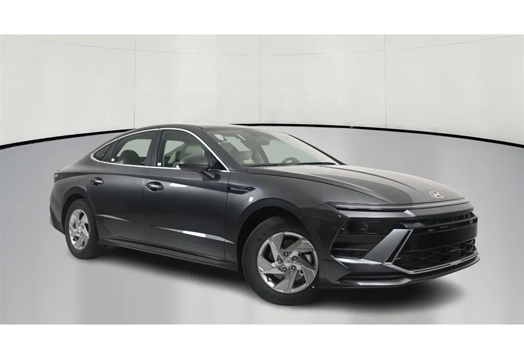 2025 Hyundai Sonata SE photo 1