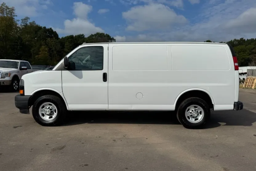 2022 Chevrolet Express Cargo Van 2500 photo 1