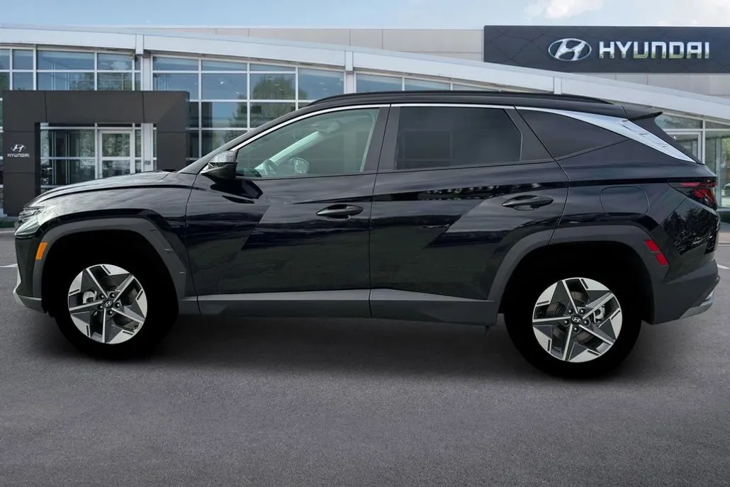 2025 Hyundai Tucson SEL photo 1