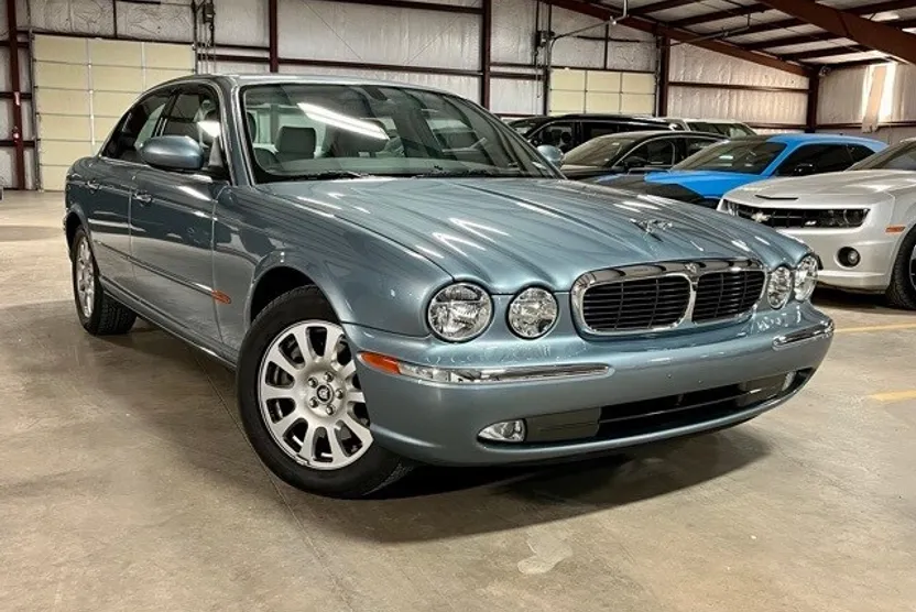 2004 Jaguar XJ 8 Base photo 1