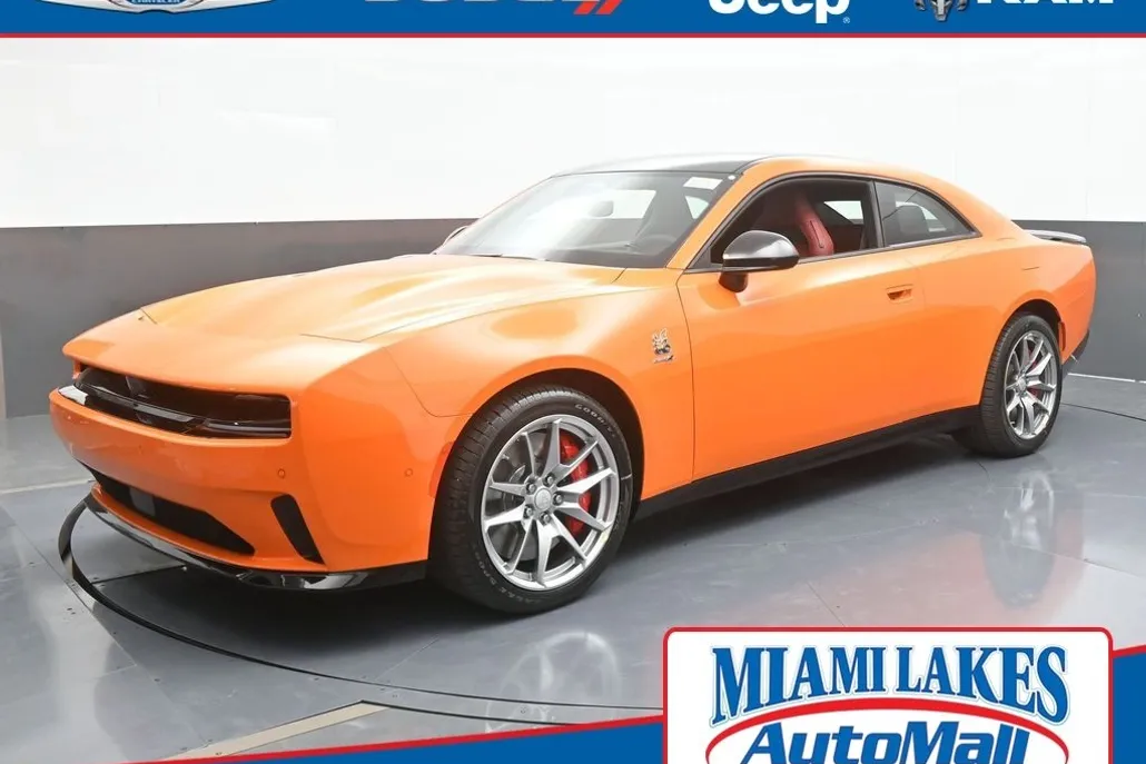 2025 Dodge Charger R/T Scat Pack photo 1