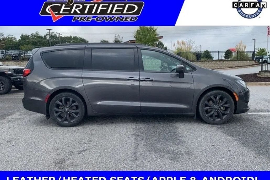 2020 Chrysler Pacifica Touring Plus photo 1