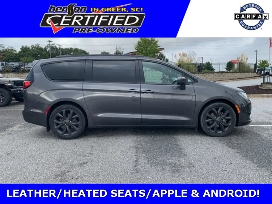 2020 Chrysler Pacifica Touring Plus photo 1