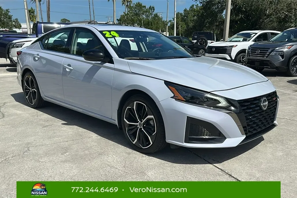 2024 Nissan Altima 2.5 SR photo 1