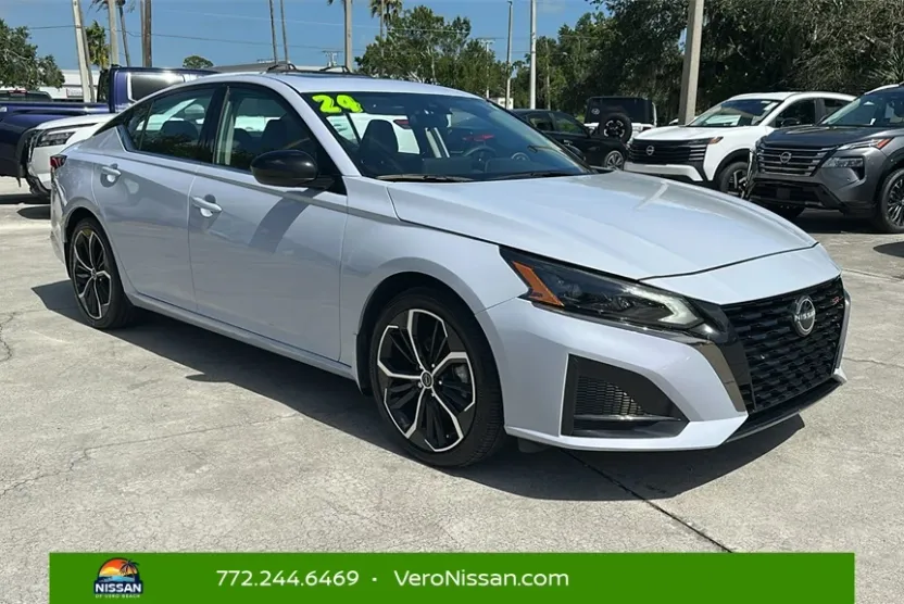 2024 Nissan Altima 2.5 SR photo 1