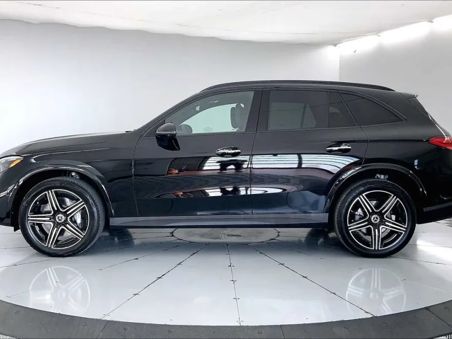 2026 Mercedes Benz GLC 300 4MATIC photo 1