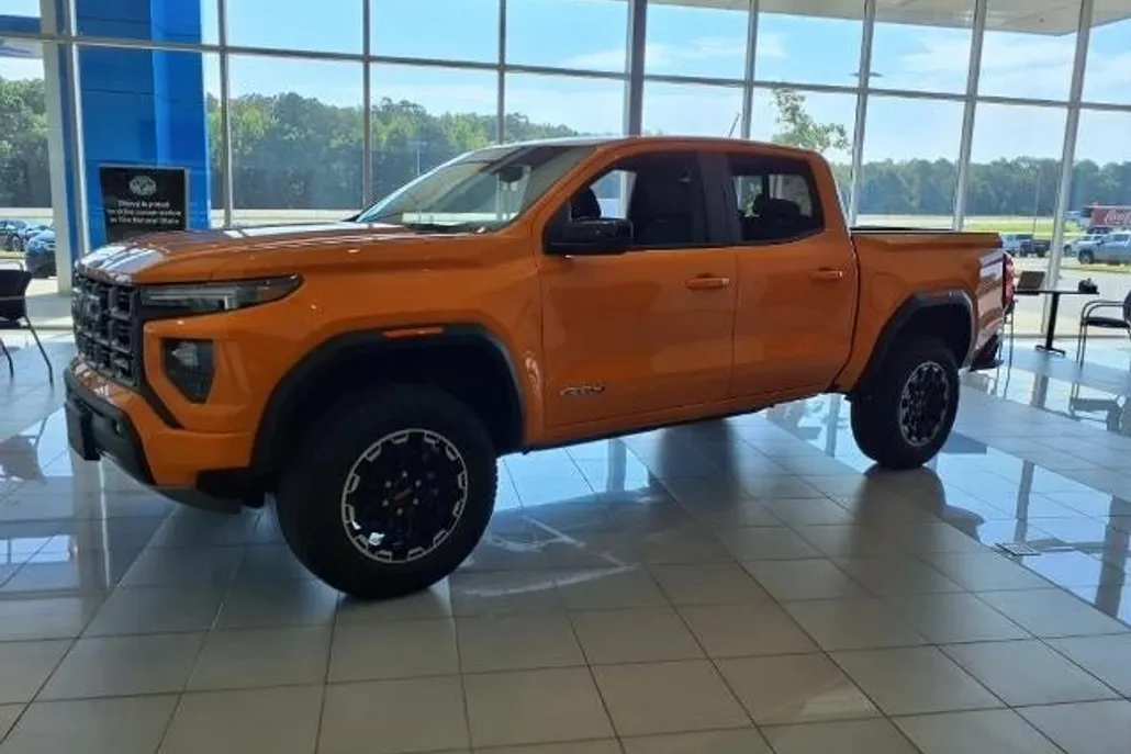 2026 Gmc Canyon AT4 photo 1