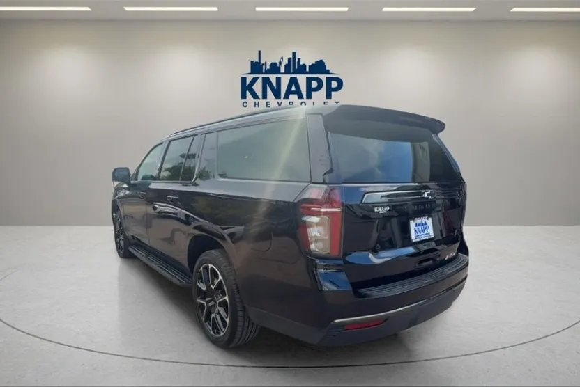 2021 Chevrolet Suburban RST photo 1