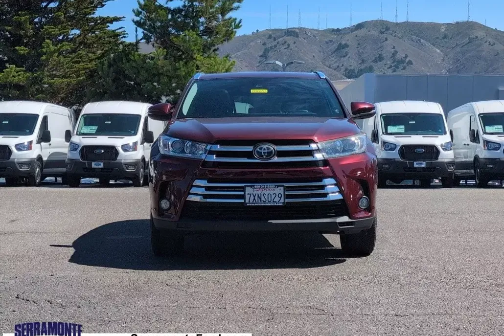 2017 Toyota Highlander Limited photo 1
