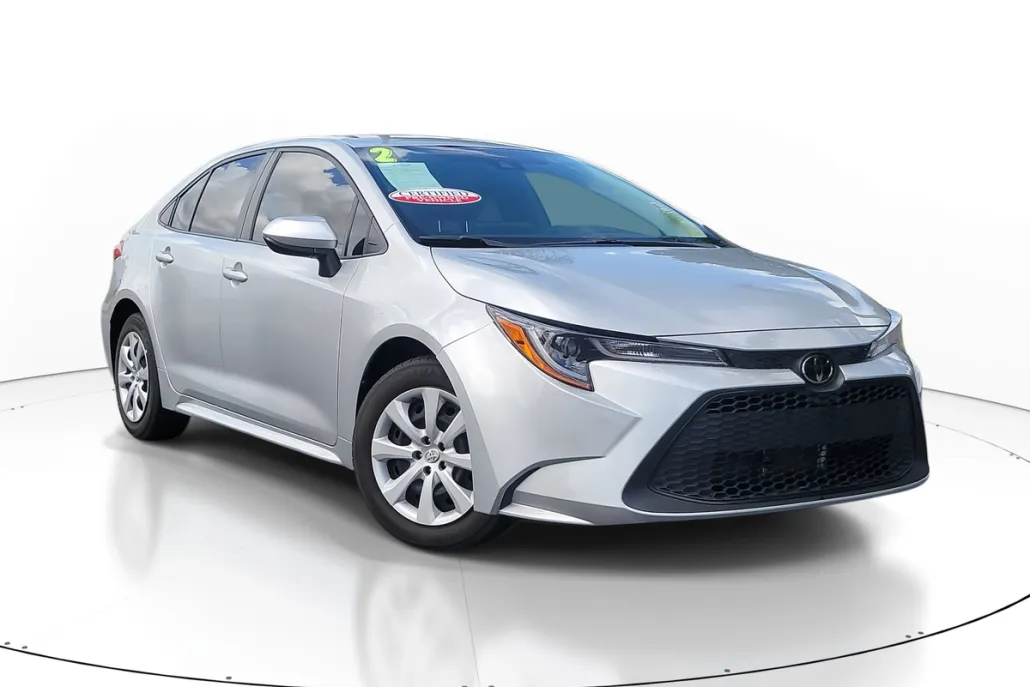 2022 Toyota Corolla LE photo 1