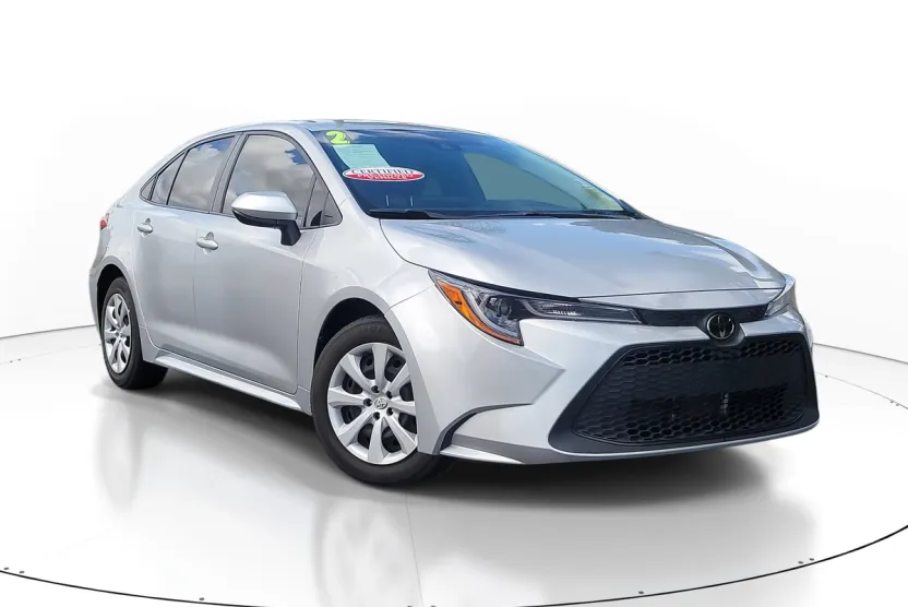 2022 Toyota Corolla LE photo 1