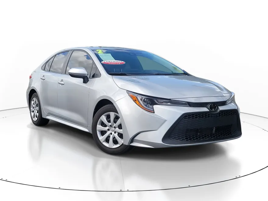 2022 Toyota Corolla LE photo 1