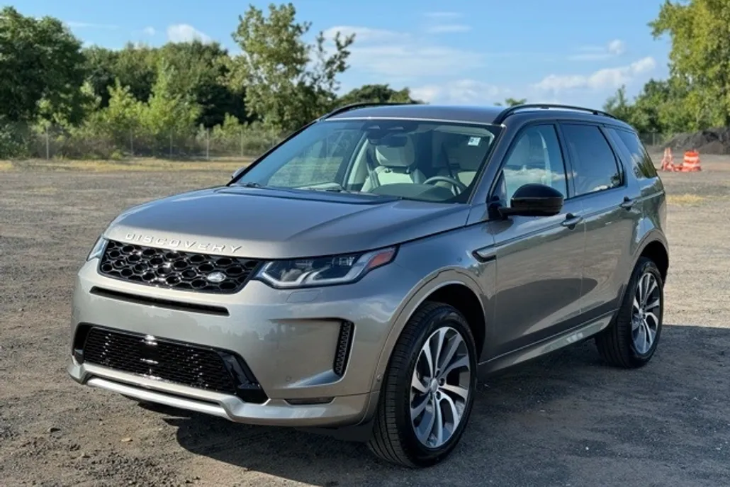 2025 Land Rover Discovery Sport S photo 1