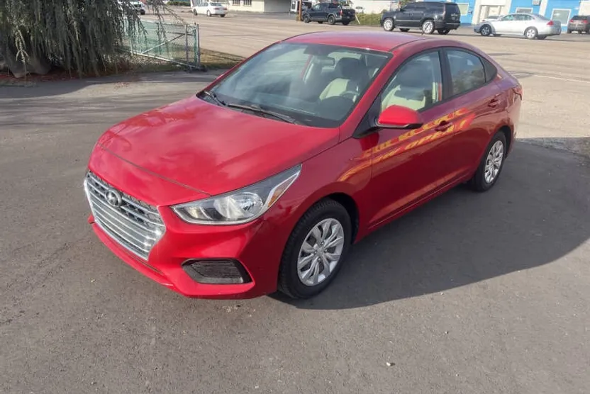 2021 Hyundai Accent SE photo 1