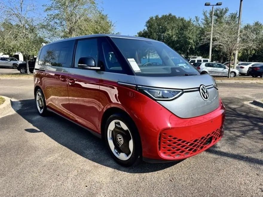2025 Volkswagen ID. Buzz Pro Plus photo 1