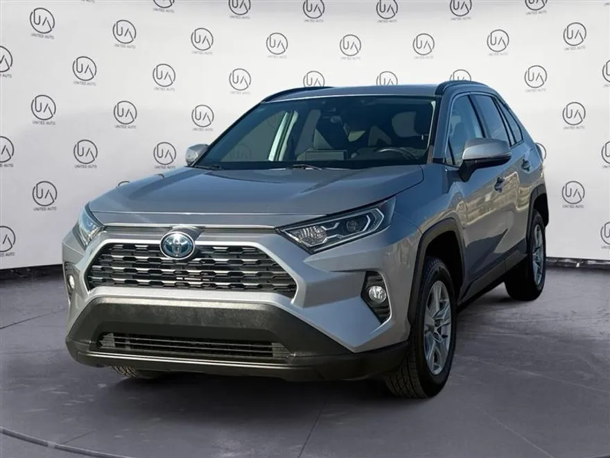 2021 Toyota RAV4 Hybrid XLE photo 1