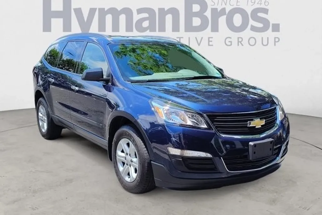 2016 Chevrolet Traverse LS photo 1
