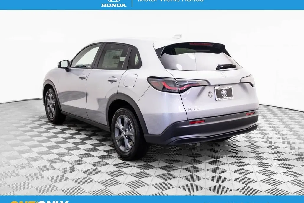 2026 Honda HR-V LX photo 1